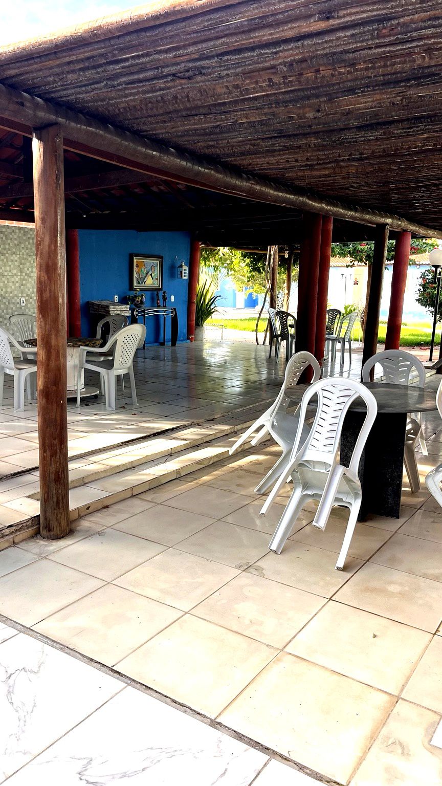 Piscina vista da entrada